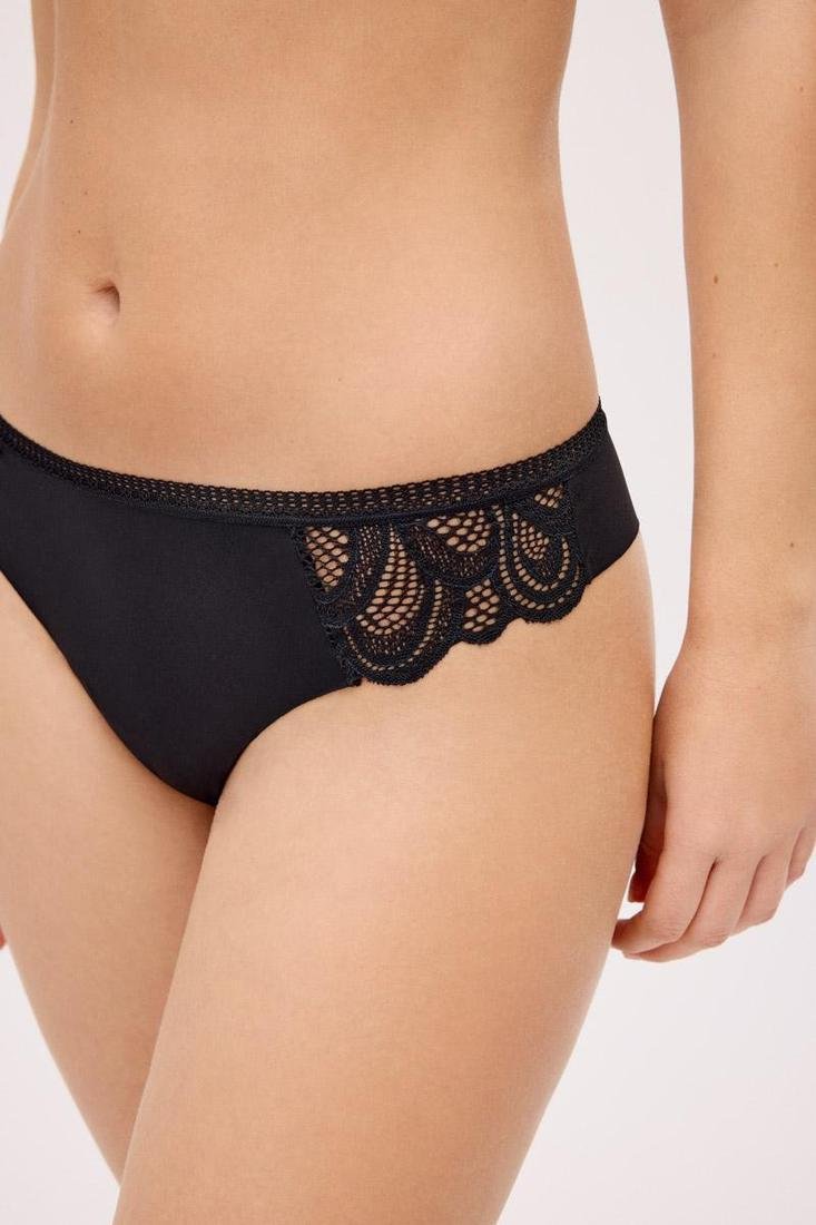 Tanga con encaje lateral Ysabel Mora - Negro